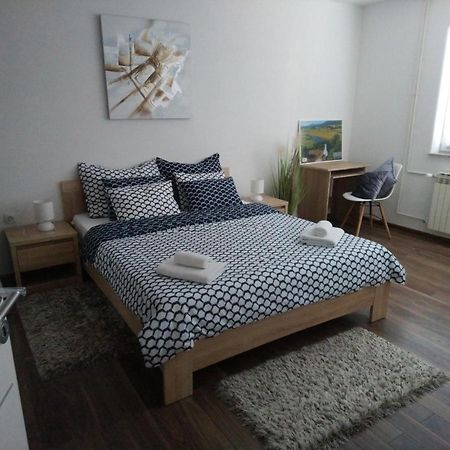 Apartman Danijela Оточац Екстер'єр фото
