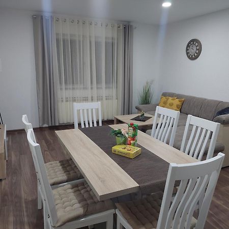 Apartman Danijela Оточац Екстер'єр фото