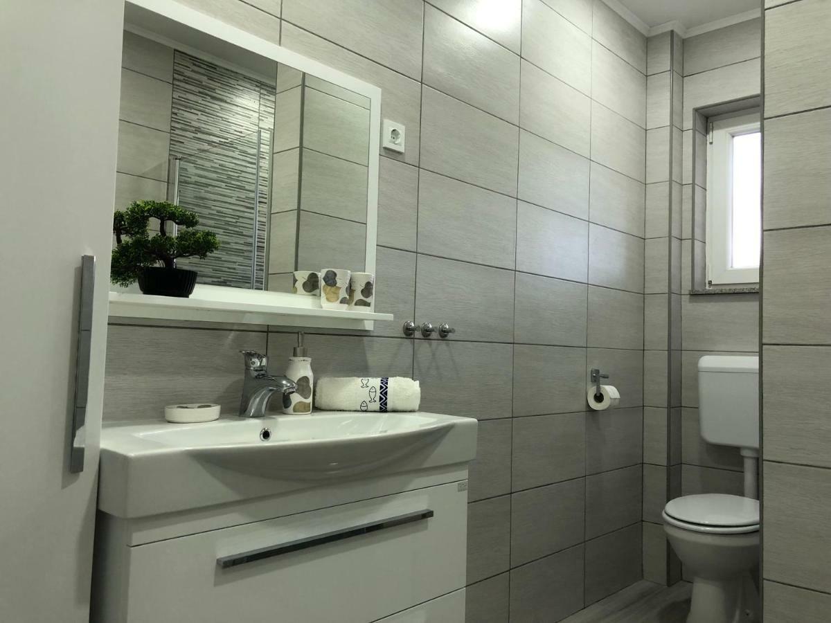 Apartman Danijela Оточац Екстер'єр фото
